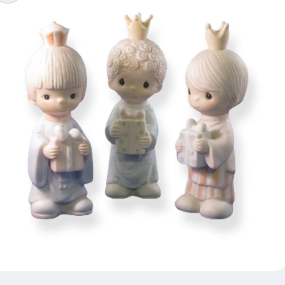 Precious Moments 3 kings or Wisdom Men Holiday Figurines - Cream, White, Gold